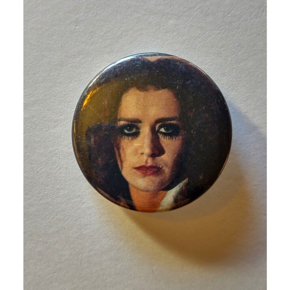 Rocky Horror Picture Show Magenta Licensed Button Badge Pin 1983 Halloween Movie - Picture 2 of 3